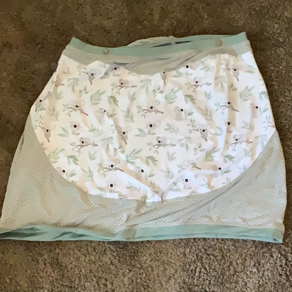 Like New Boppy Nursing Cover Up